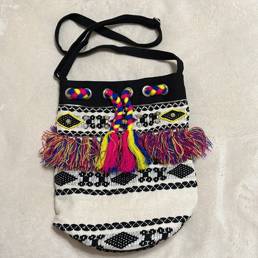 America & Beyond bucket purse bag, colorful tassels and drawstring